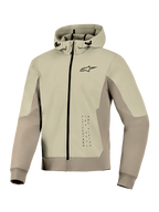 Alpinestars Radium Tech Hoodie, chaqueta técnica de moto con capucha, color Mastic Aluminum, diseño con cremallera, pequeño logo negro en el pecho y gráfico vertical, capa cortaviento con capucha ajustable