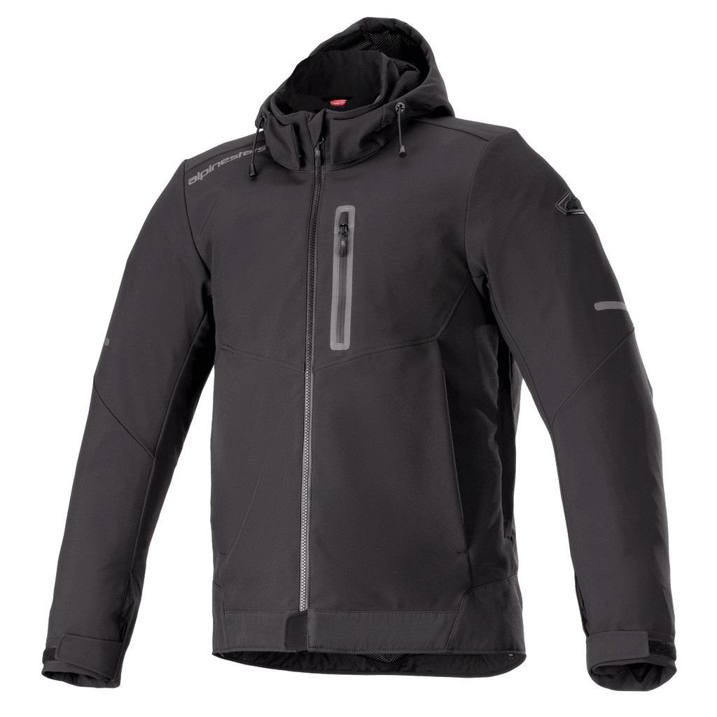 Alpinestars Neo Waterproof Hoodie, chaqueta urbana de moto, negra, tejido suave resistente al agua, cremallera frontal completa, bolsillo vertical en el pecho con cremallera, capucha con cordón, detalles reflectantes en las mangas, puños ajustables con velcro, estilo técnico para desplazamientos urbanos