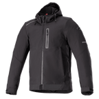 Alpinestars Neo Waterproof Hoodie, chaqueta urbana de moto, negra, tejido suave resistente al agua, cremallera frontal completa, bolsillo vertical en el pecho con cremallera, capucha con cordón, detalles reflectantes en las mangas, puños ajustables con velcro, estilo técnico para desplazamientos urbanos