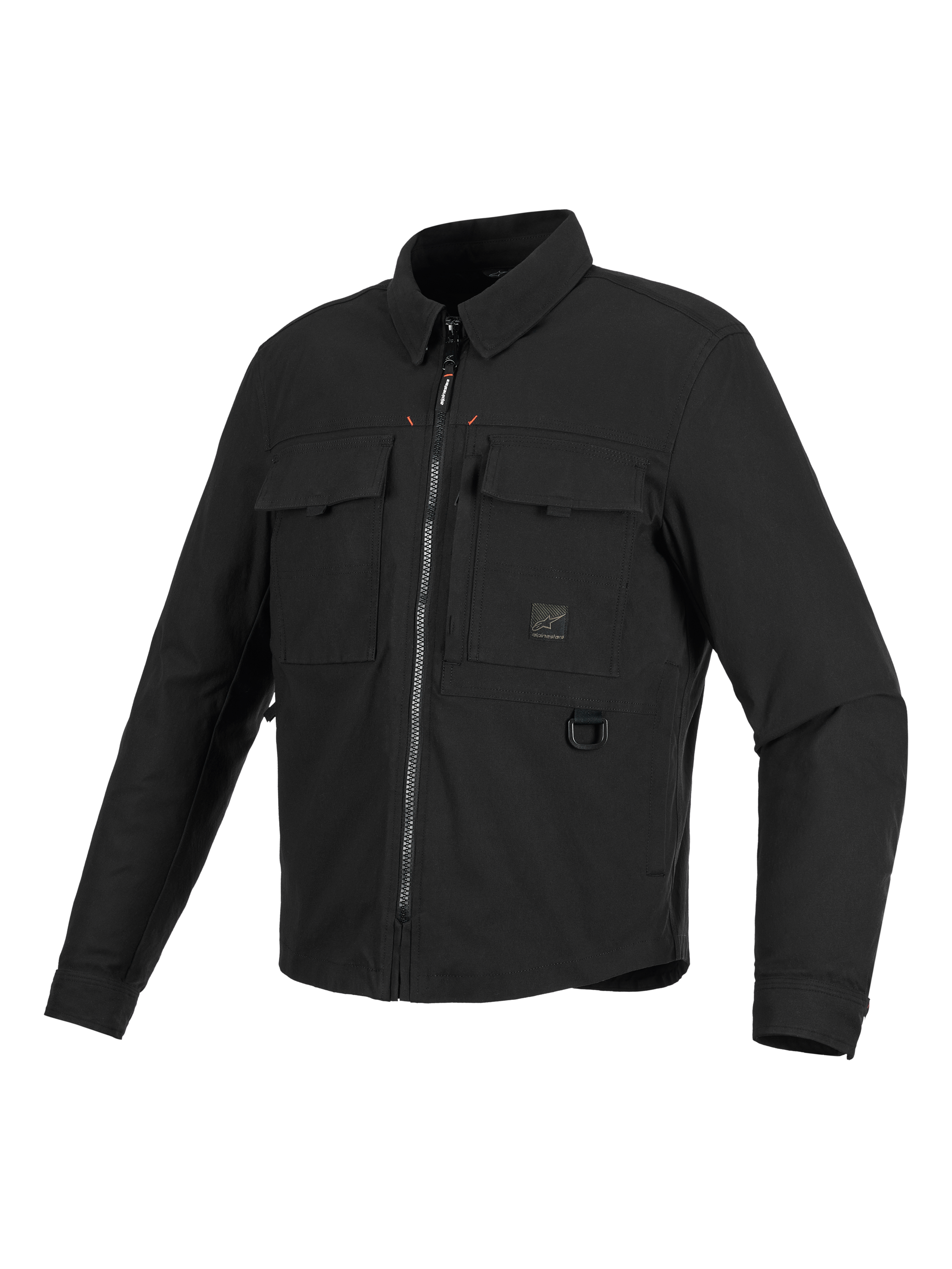 Alpinestars Bryon Water Resistant Overshirt, chaqueta de moto negra, vista frontal de tres cuartos, diseño inspirado en ropa de trabajo con bolsillos tipo cargo en el pecho, anilla metálica en D y cremallera frontal, textura de lona encerada resistente.