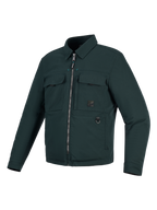 Alpinestars Bryon Water Resistant Overshirt, chaqueta de moto, color verde esmeralda oscuro, diseño inspirado en la ropa de trabajo con lona encerada, dos bolsillos cargo en el pecho, anillo en D metálico y cremallera frontal completa.