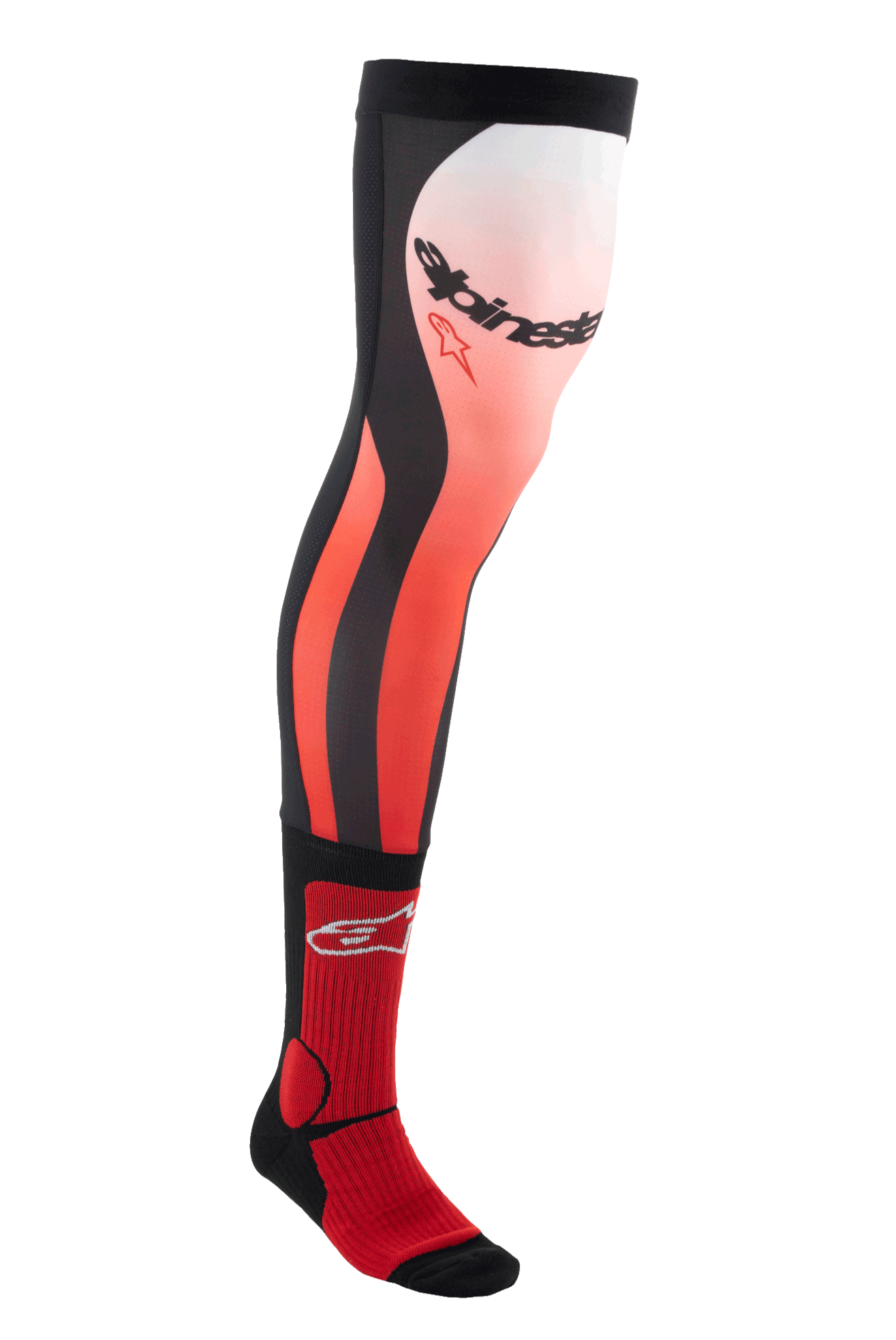 Alpinestars Knee Brace Socks, calcetines largos de motocross, rojo brillante, blanco y negro, diseño técnico hasta la rodilla con patrón degradado y logotipos llamativos, textura acanalada para un ajuste seguro, diseñados específicamente para usar con botas de off-road y rodilleras