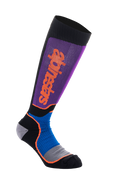 Alpinestars MX Plus Socks, calcetines de motocross hasta la rodilla, color negro, azul real y morado, con pierna acanalada morada y logotipo vertical de Alpinestars en naranja, paneles de malla azul real en el tobillo con detalles naranjas y pie reforzado en gris y negro, equipo de alto rendimiento para off-road