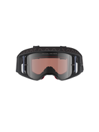 Gafas Alpinestars Supertech Corp Absolute Vision, gafas de motocross en color negro y gris con espejo plateado, con el texto "ONE GOAL. ONE VISION." en la lente, lente de policarbonato de visión amplia, protección ocular de alto rendimiento para carreras todoterreno