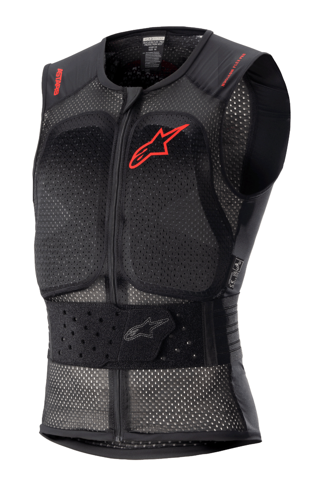 Alpinestars Nucleon Flex Pro Protection Vest, chaleco de protección para moto negro sin mangas, chasis de malla perforada para ventilación, logotipo de Alpinestars rojo en el pecho y texto rojo en los hombros, cinturón elástico ajustable en la cintura, cremallera frontal, protección de espalda y pecho certificada CE Nivel 2