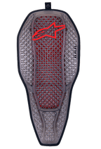 Alpinestars Nucleon Flex Proi Full Back Protector Insert, protector de espalda integral, color gris humo transparente con núcleo rojo, estructura hexagonal con logo rojo superior, forma ergonómica alargada y ventilación avanzada para motociclismo