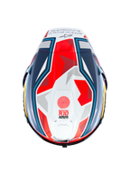 Casco Alpinestars Supertech R10 Acosta Edición Limitada, vista superior del casco de competición de carbono en azul, rojo y blanco con spoiler aerodinámico y gráficos de carreras, certificado ECE 22.06 y FIM
