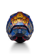 Casco Supertech R10 Martinator tailandés, vista trasera de calota de carbono azul con gráficos dorados.