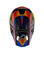 Casco Alpinestars Supertech M10 Era ECE, casco de motocross, Gold Yellow Rio Red Glossy, vista superior que muestra patrones geométricos vibrantes en azul y amarillo, acabado brillante con textura de fibra de carbono visible y logotipo de Alpinestars en la visera
