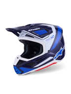 Casco de motocross Alpinestars S-M7 Rise, azul y blanco brillante, vista en tres cuartos que muestra la carcasa aerodinámica con visera integrada y múltiples puertos de ventilación, con detalles gráficos en blanco y azul y logotipos destacados, equipo de carreras todoterreno de alto rendimiento