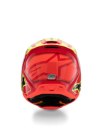 Casco Alpinestars S-M3 Youth Fray, casco de motocross, rojo, amarillo flúor y negro brillante, vista trasera con un gran logotipo de estrella tonal, la pegatina de certificación ECE 22.06 y un diseño de calota aerodinámica con logotipos laterales.
