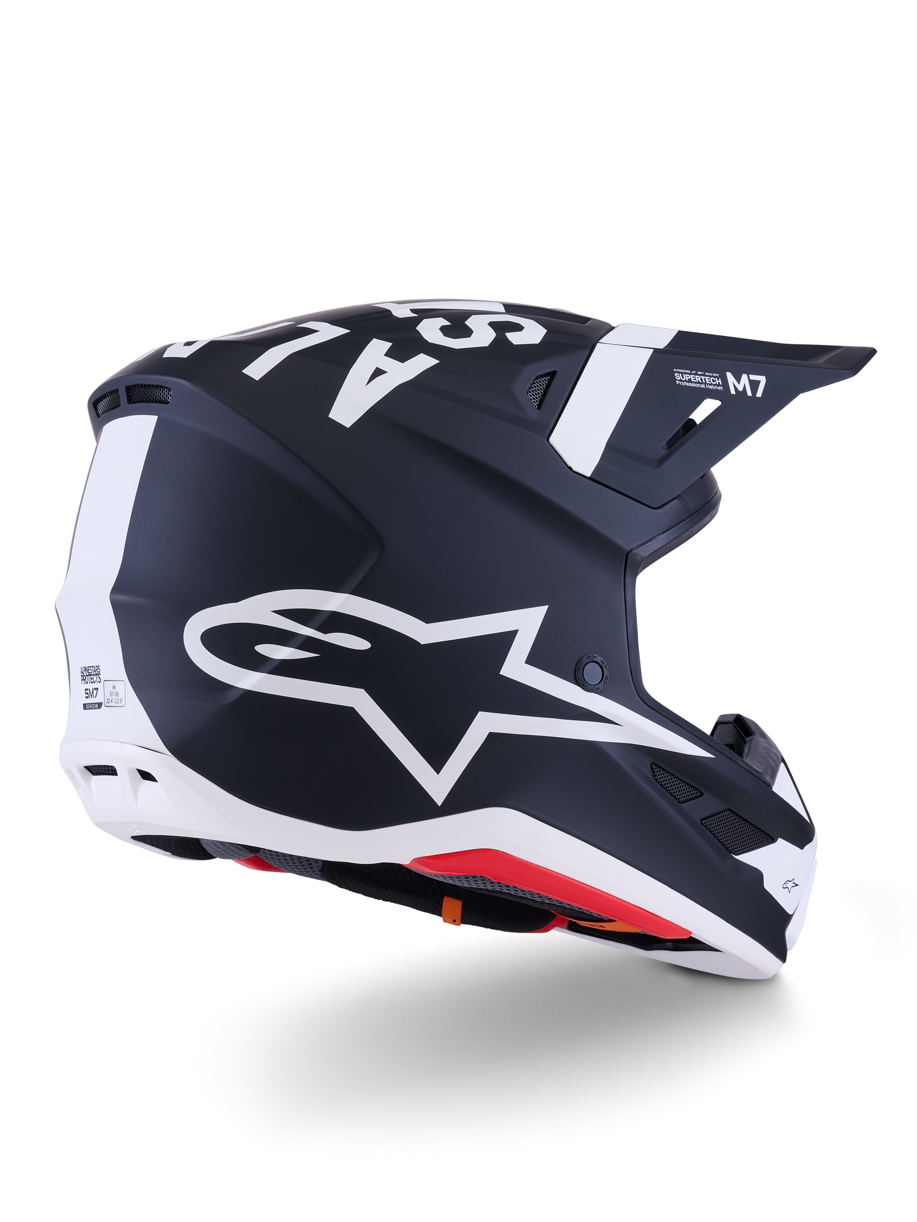 Casco Alpinestars S-M7 Dasher, casco de motocross, negro mate y blanco, vista trasera de tres cuartos con un gran logotipo A-star blanco en el lateral, marca blanca destacada en la parte superior, diseño de calota aerodinámica con puertos de ventilación visibles y acolchado rojo.