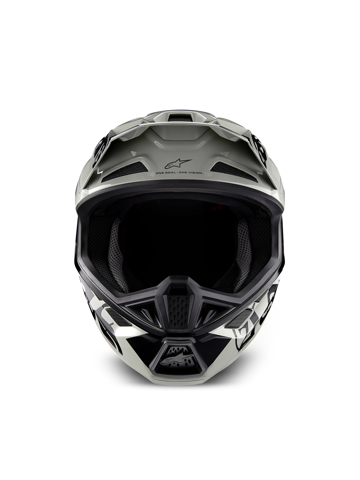 Casco Alpinestars Limited Edition S-M7 Wolf Dust, casco de motocross, color Dune Black Glossy con gráficos en blanco y negro, vista frontal que muestra la amplia apertura para las gafas y múltiples tomas de aire de ventilación, visera aerodinámica con el logotipo de Alpinestars y el texto 'One Goal One Vision', protección de cabeza especializada para carreras off-road