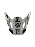 Visera Alpinestars S-M7 Wolf Dust 22.06 de edición limitada, visera de repuesto para casco de motocross, color duna y negro brillante, con gráficos de estilo gótico y el texto 'ONE GOAL' 'ONE VISION', diseño aerodinámico para carreras off-road