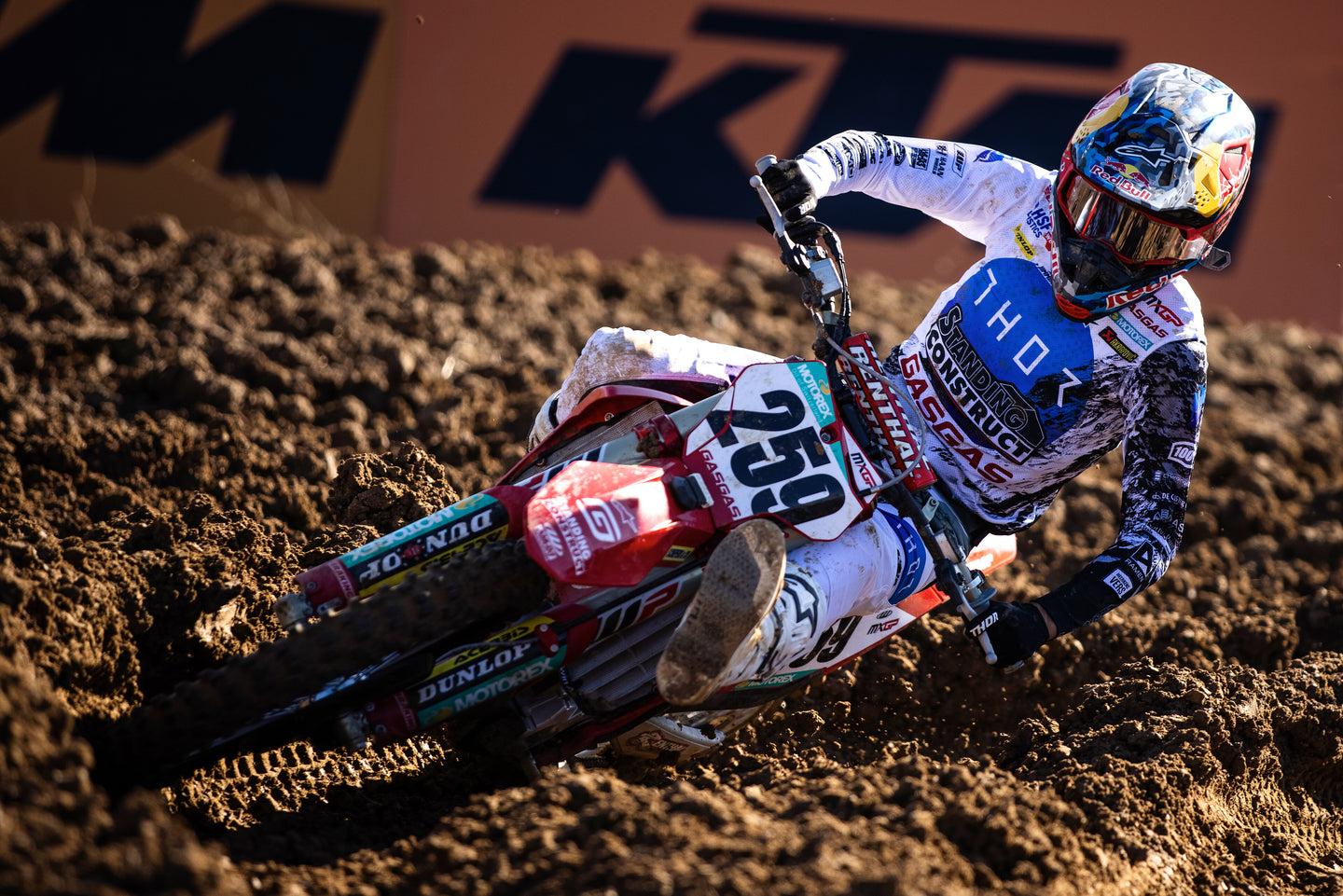 Glenn Coldenhoff racing on his dirt bike wearing Alpinestars Tech 10 boots