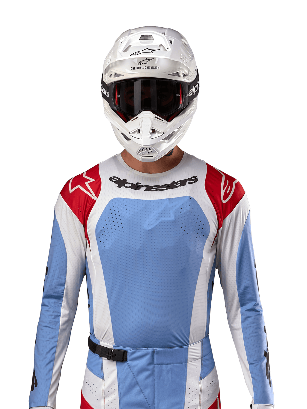 Alpinestars Techstar Ocuri Jersey 2024, jersey de motocross, azul claro, rojo Mars y blanco, vista frontal con ventilación cortada por láser y ajuste atlético, usado con casco blanco y gafas para un look profesional de competición off-road