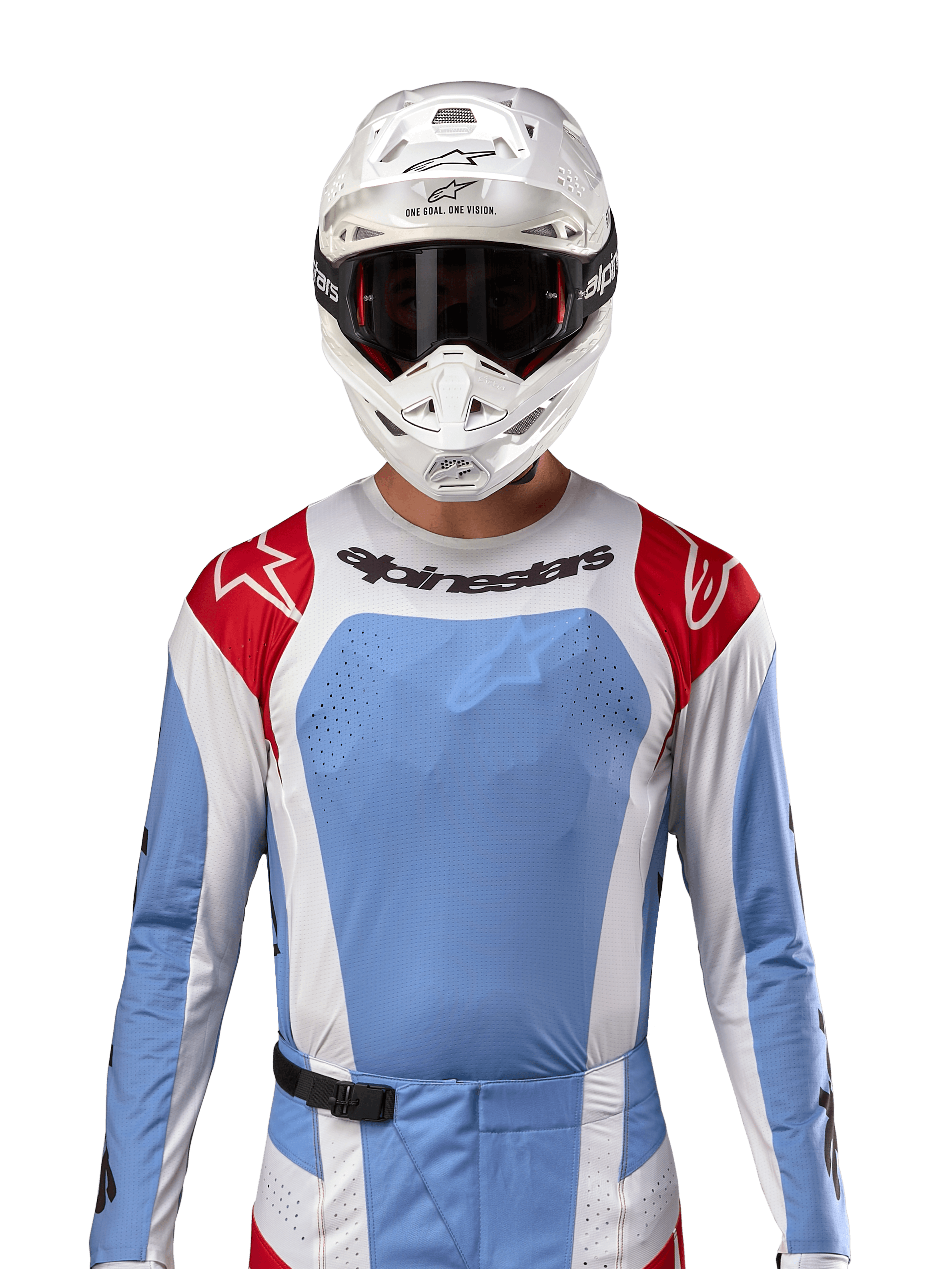 Alpinestars Techstar Ocuri Jersey 2024, jersey de motocross, azul claro, rojo Mars y blanco, vista frontal con ventilación cortada por láser y ajuste atlético, usado con casco blanco y gafas para un look profesional de competición off-road