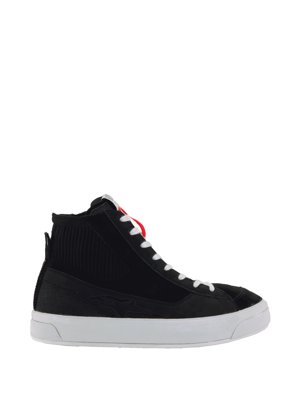 Alpinestars Stella Stated Podium Shoes, zapatillas de conducción de caña alta para mujer, negras y blancas, textura acanalada en el tobillo, cordones blancos, suela vulcanizada blanca gruesa, tirador rojo en el talón, diseño urbano elegante con patrón lateral en relieve